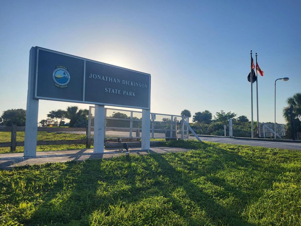 合同活跃: $465,000 (4 贝兹, 2 浴室, 1867 平方英尺)