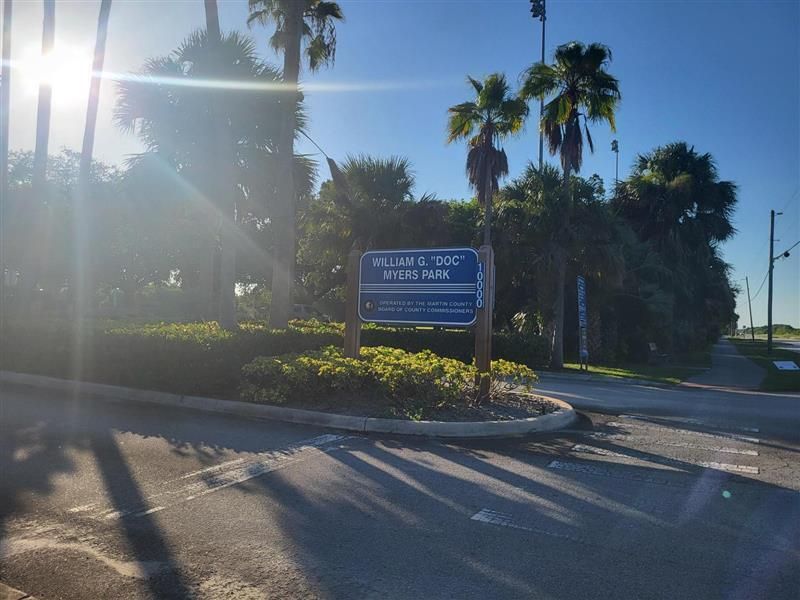 合同活跃: $465,000 (4 贝兹, 2 浴室, 1867 平方英尺)