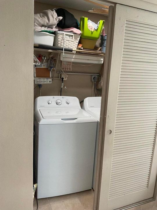 合同活跃: $78,000 (1 贝兹, 1 浴室, 624 平方英尺)