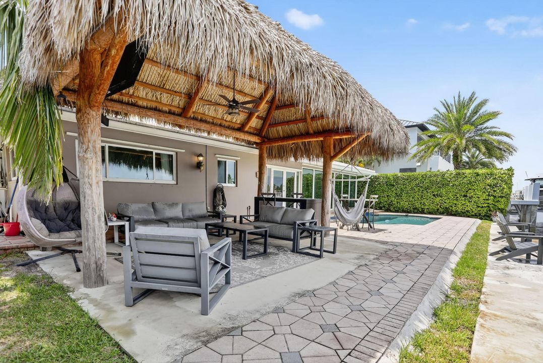 На продажу: $2,500,000 (4 спален, 2 ванн, 2283 Квадратных фут)