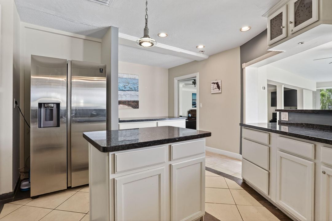 На продажу: $2,500,000 (4 спален, 2 ванн, 2283 Квадратных фут)