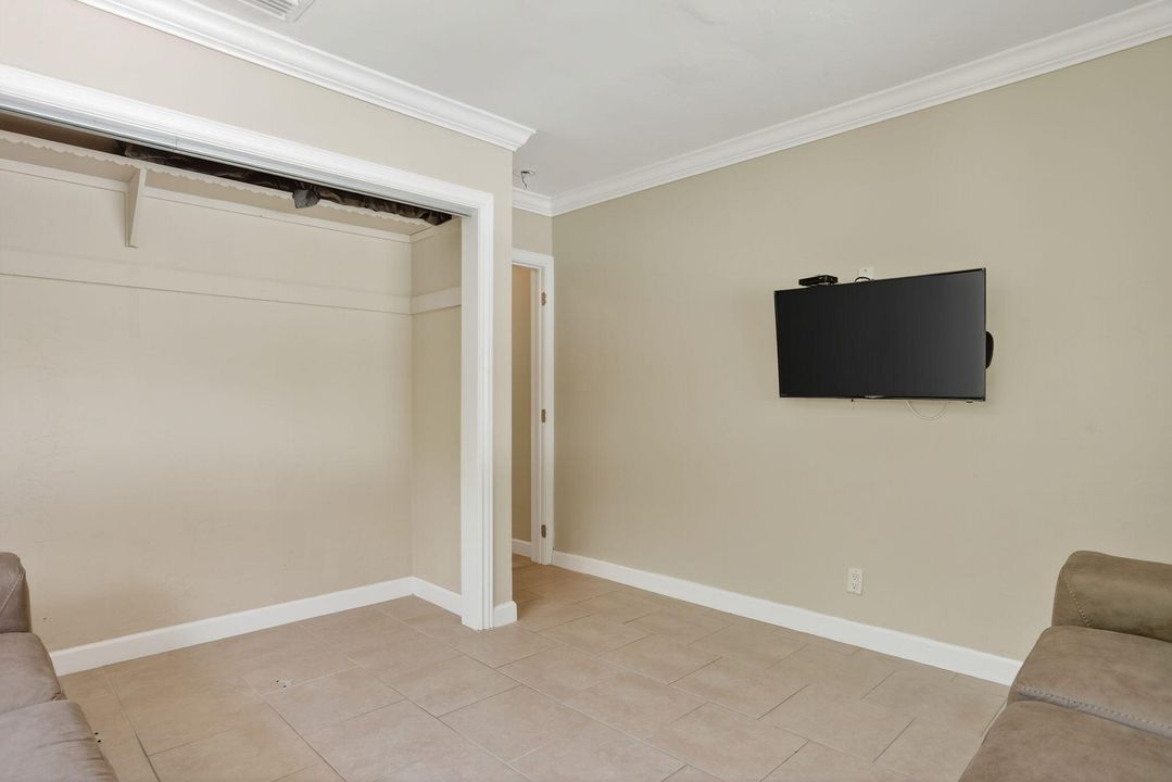 На продажу: $2,500,000 (4 спален, 2 ванн, 2283 Квадратных фут)