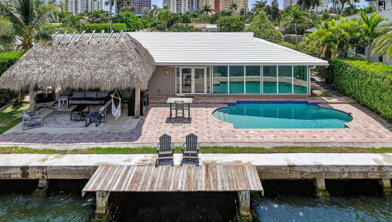 На продажу: $2,500,000 (4 спален, 2 ванн, 2283 Квадратных фут)