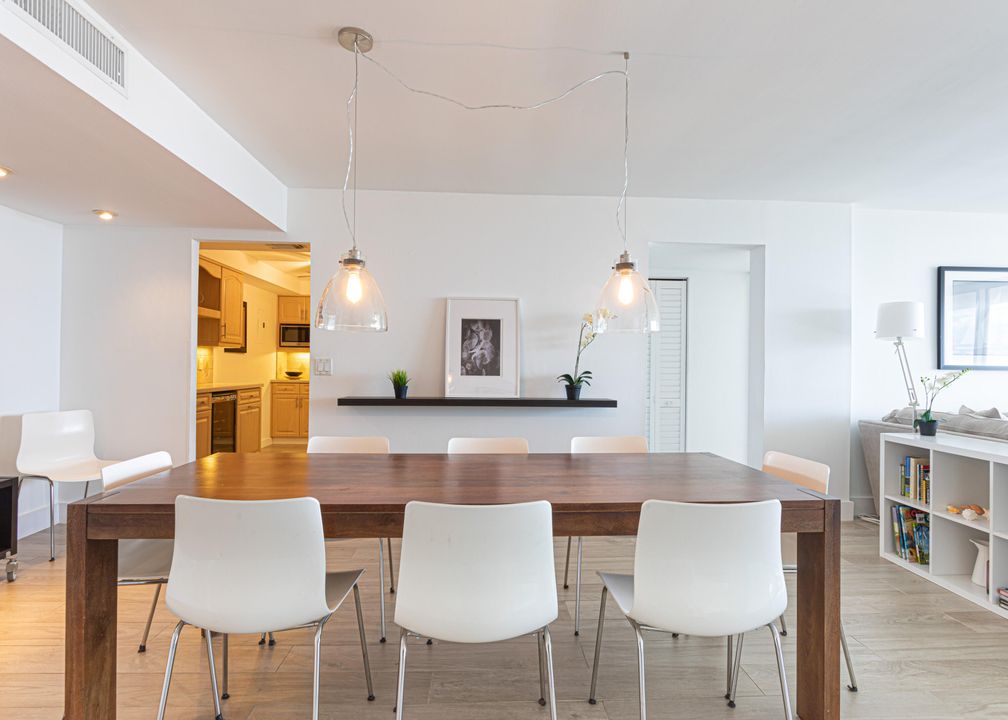 Recently Rented: $5,100 (2 beds, 2 baths, 1402 Square Feet)