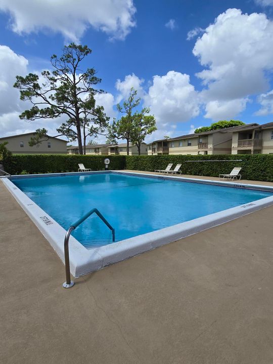 Recently Sold: $149,900 (1 beds, 1 baths, 559 Square Feet)