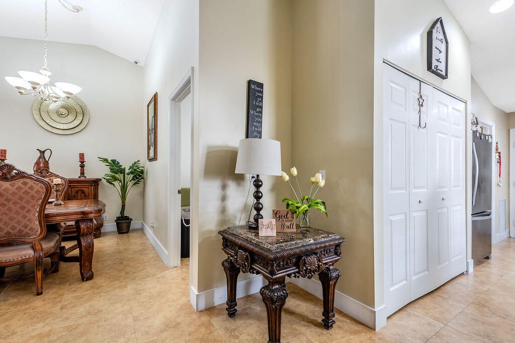 En Venta: $375,000 (2 camas, 2 baños, 1316 Pies cuadrados)