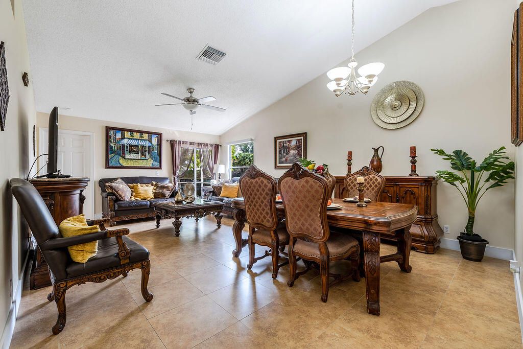 En Venta: $375,000 (2 camas, 2 baños, 1316 Pies cuadrados)