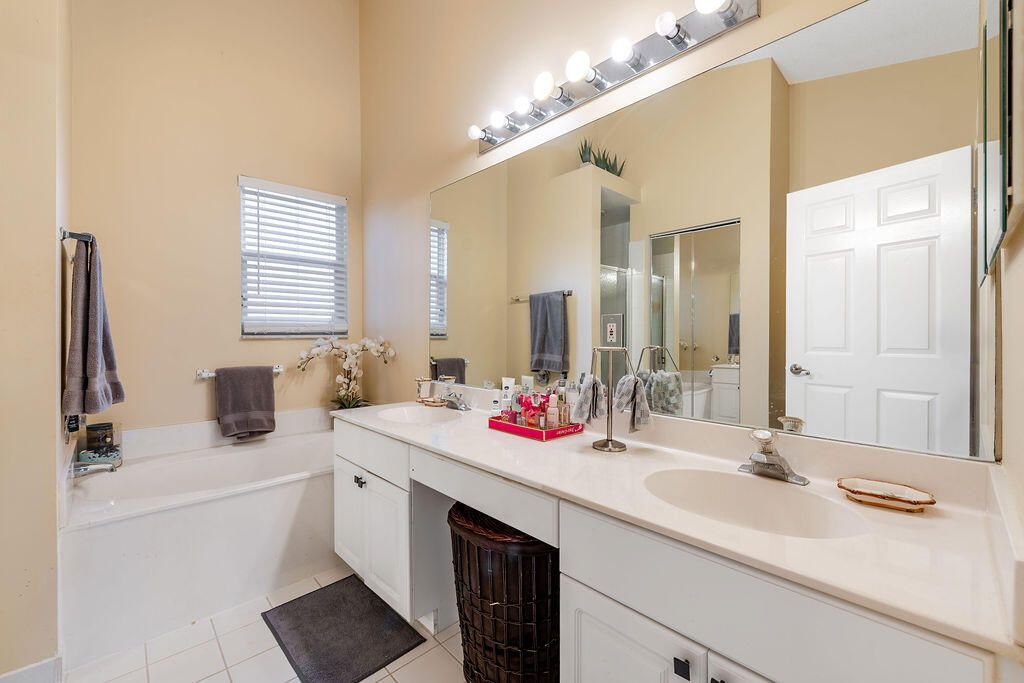 En Venta: $375,000 (2 camas, 2 baños, 1316 Pies cuadrados)