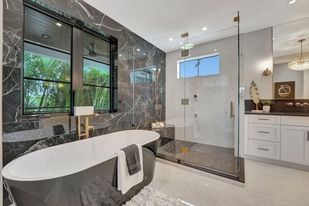 Active With Contract: $4,495,000 (4 beds, 5 baths, 3872 Square Feet)