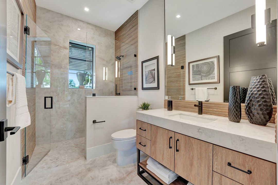 Active With Contract: $4,495,000 (4 beds, 5 baths, 3872 Square Feet)