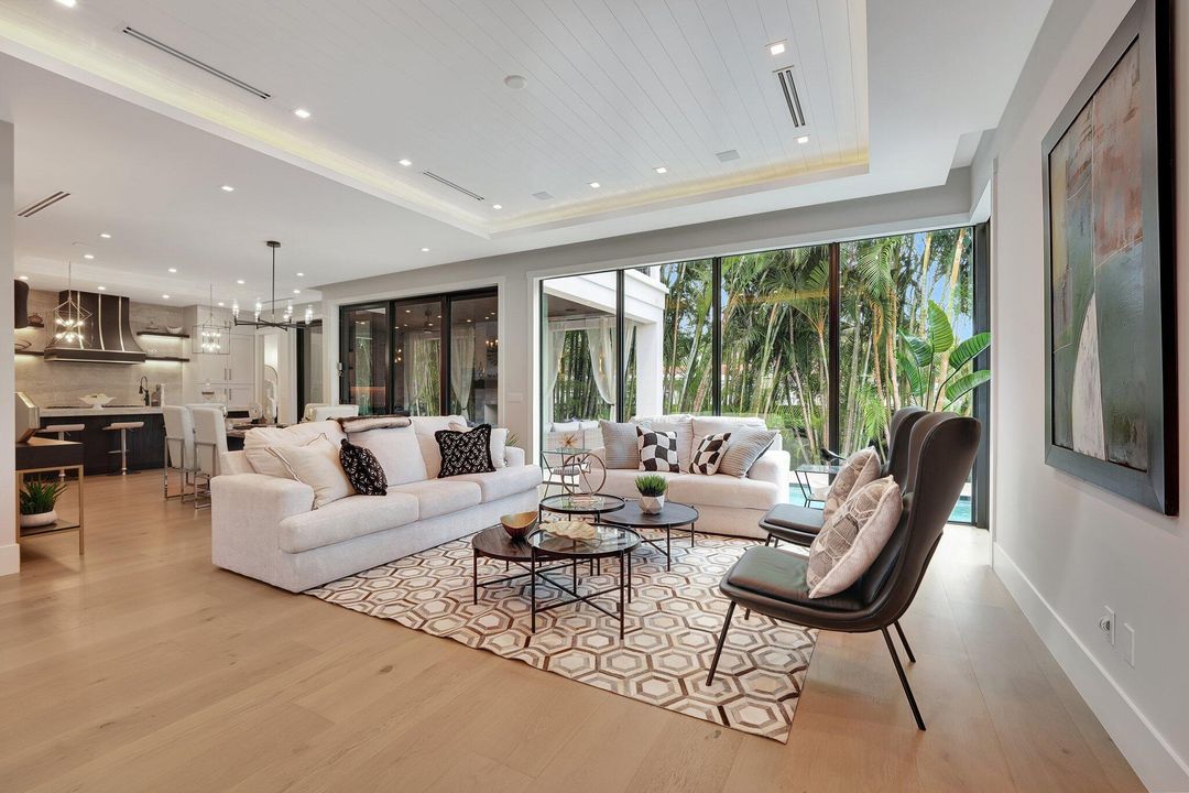 Active With Contract: $4,495,000 (4 beds, 5 baths, 3872 Square Feet)