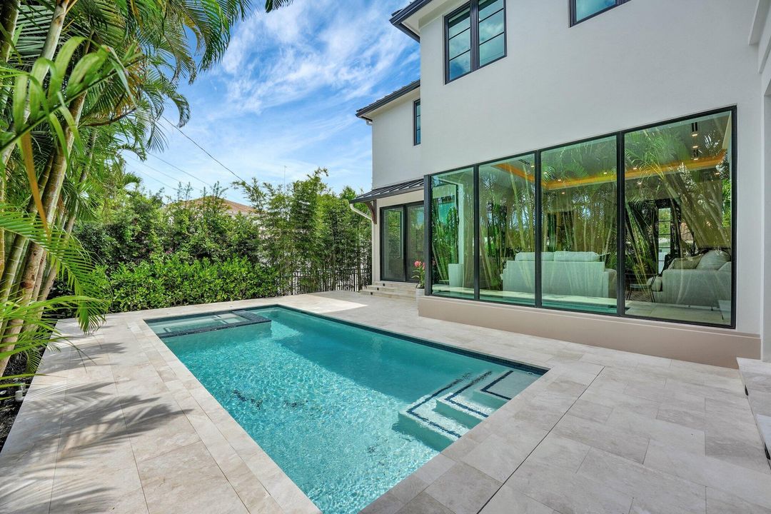 Active With Contract: $4,495,000 (4 beds, 5 baths, 3872 Square Feet)