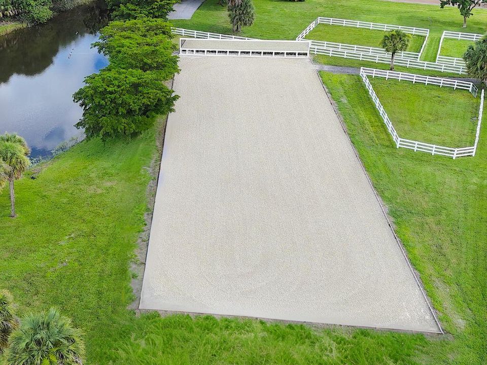 For Sale: $1,895,000 (2 beds, 2 baths, 1920 Square Feet)