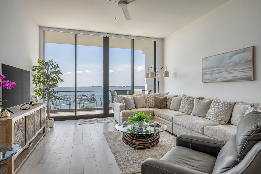 待售: $999,000 (3 贝兹, 3 浴室, 1917 平方英尺)