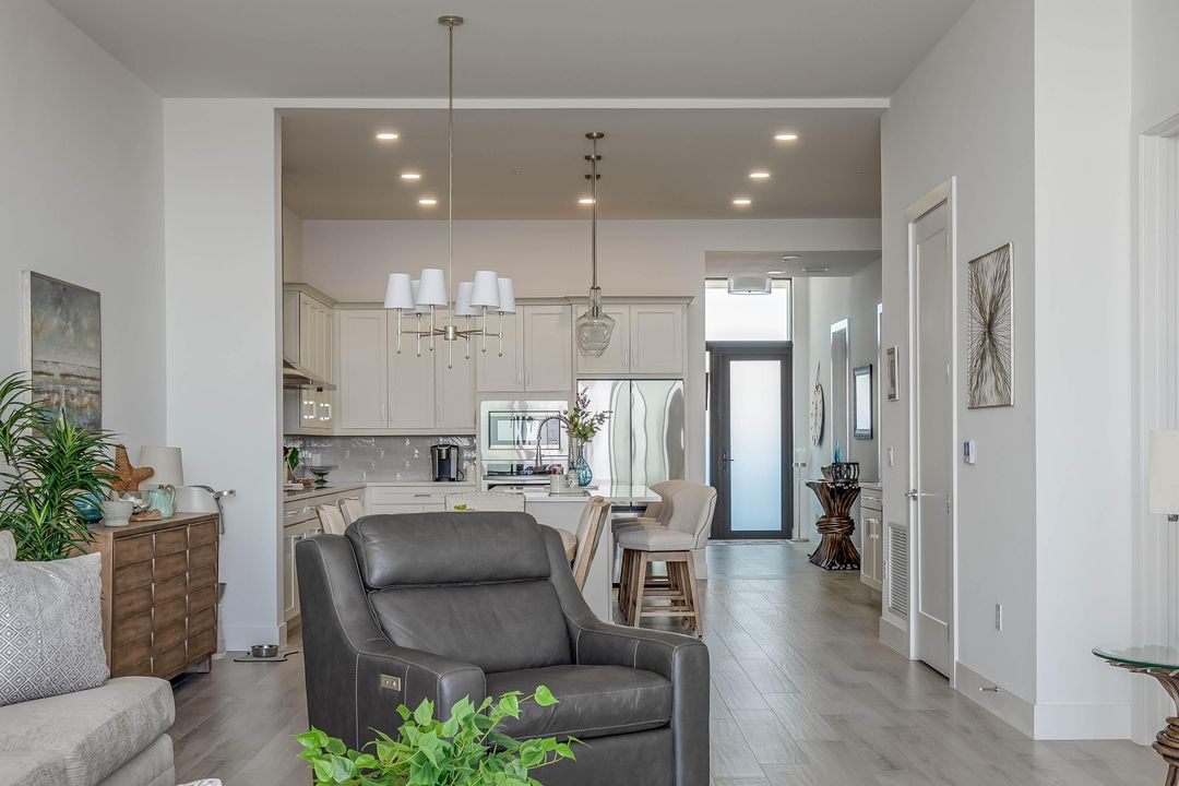 待售: $999,000 (3 贝兹, 3 浴室, 1917 平方英尺)