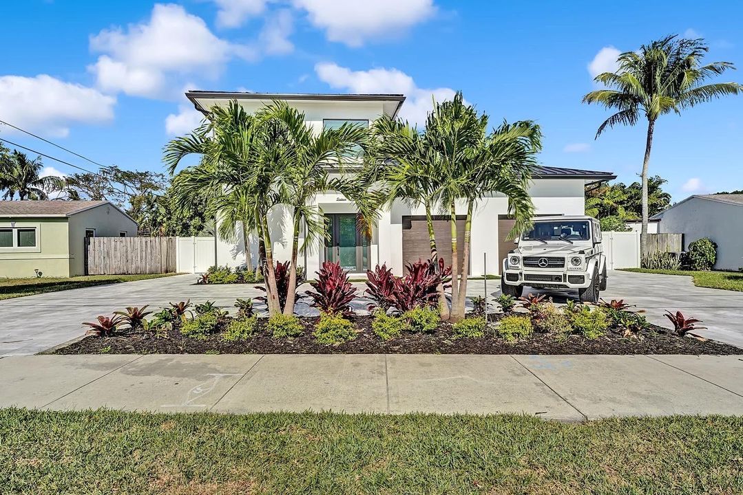 Recientemente alquilado: $25,000 (3 camas, 3 baños, 2702 Pies cuadrados)