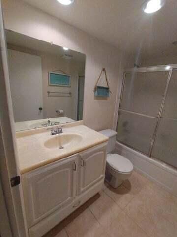 Под контрактом: $1,900 (2 спален, 2 ванн, 986 Квадратных фут)