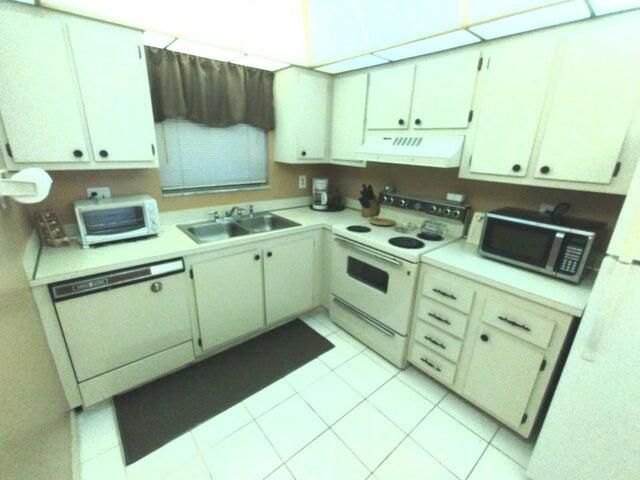 Под контрактом: $1,900 (2 спален, 2 ванн, 986 Квадратных фут)