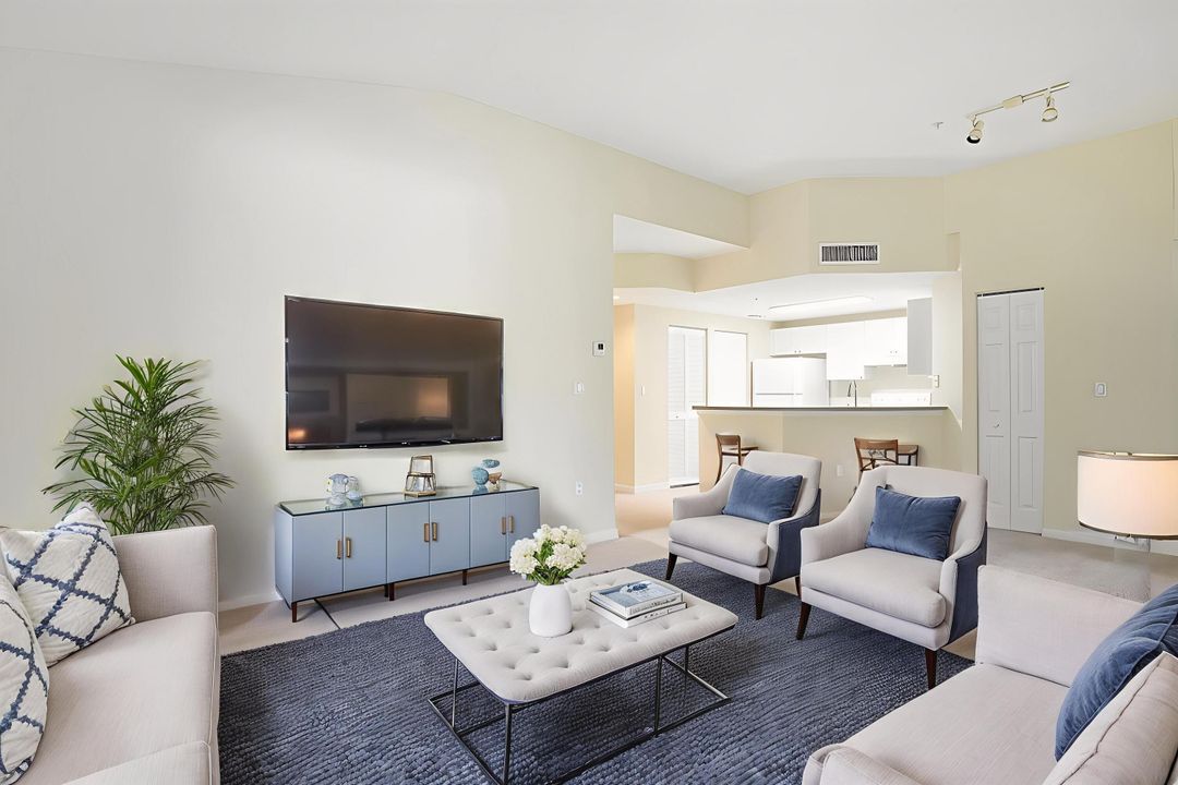 待售: $159,900 (1 贝兹, 1 浴室, 836 平方英尺)