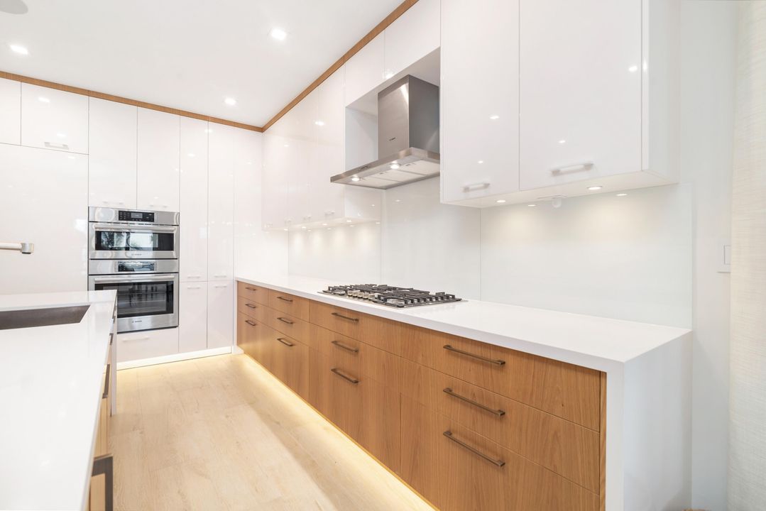 For Sale: $3,400,000 (3 beds, 3 baths, 2624 Square Feet)