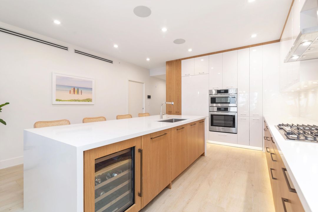 For Sale: $3,400,000 (3 beds, 3 baths, 2624 Square Feet)