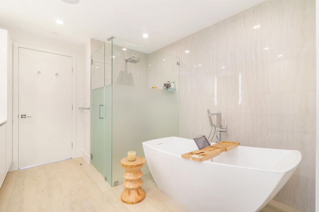 For Sale: $3,400,000 (3 beds, 3 baths, 2624 Square Feet)