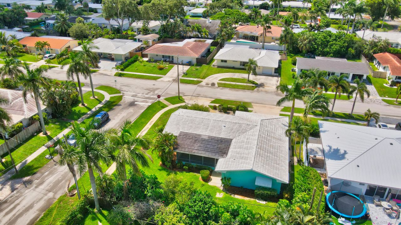 合同活跃: $795,000 (3 贝兹, 2 浴室, 1756 平方英尺)