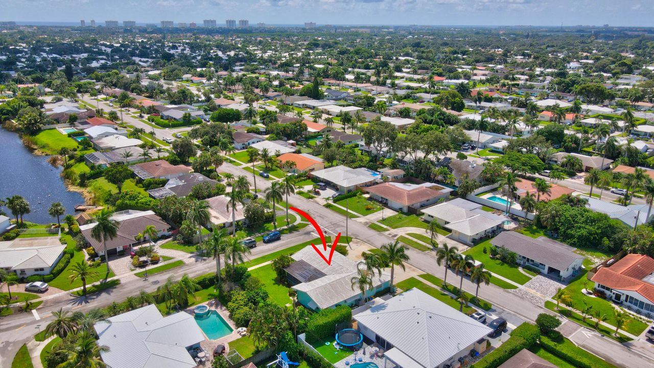 合同活跃: $795,000 (3 贝兹, 2 浴室, 1756 平方英尺)