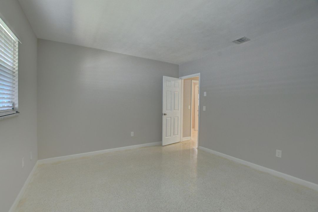 合同活跃: $795,000 (3 贝兹, 2 浴室, 1756 平方英尺)