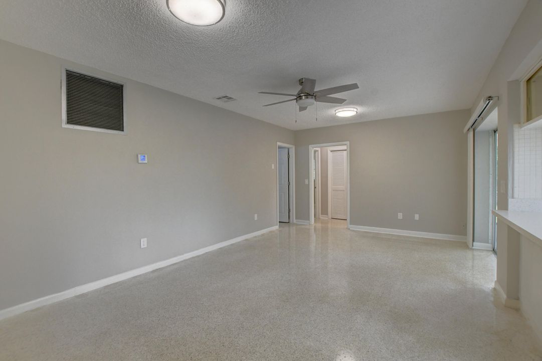 合同活跃: $795,000 (3 贝兹, 2 浴室, 1756 平方英尺)