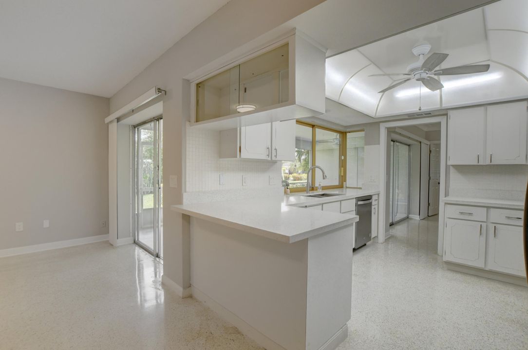 合同活跃: $795,000 (3 贝兹, 2 浴室, 1756 平方英尺)