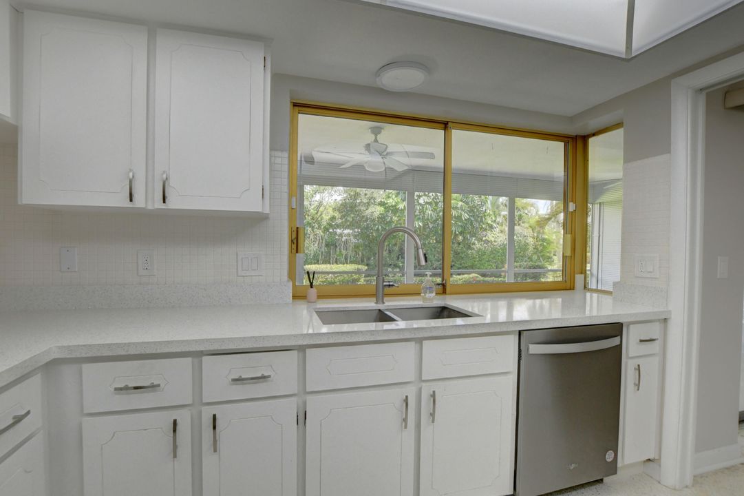 合同活跃: $795,000 (3 贝兹, 2 浴室, 1756 平方英尺)