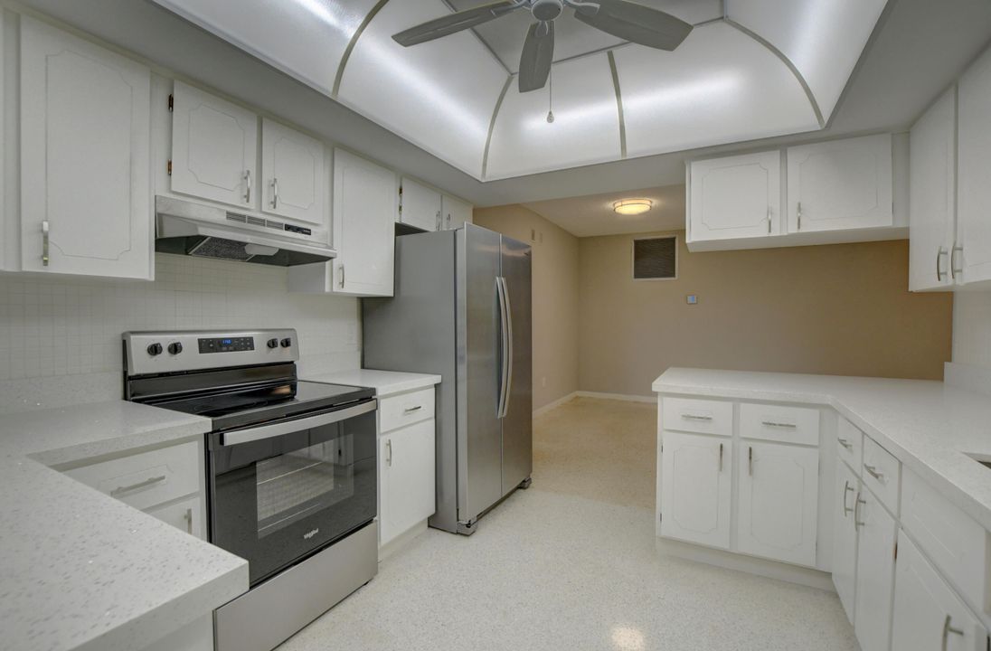 合同活跃: $795,000 (3 贝兹, 2 浴室, 1756 平方英尺)