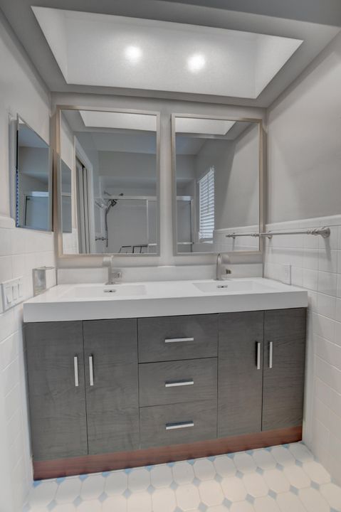 合同活跃: $795,000 (3 贝兹, 2 浴室, 1756 平方英尺)