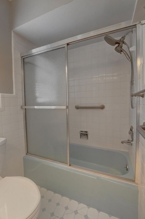 合同活跃: $795,000 (3 贝兹, 2 浴室, 1756 平方英尺)