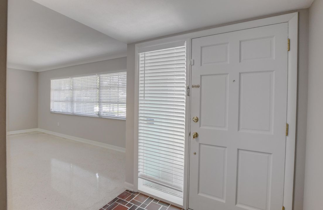 合同活跃: $795,000 (3 贝兹, 2 浴室, 1756 平方英尺)