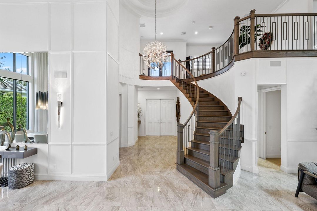 合同活跃: $3,695,000 (5 贝兹, 5 浴室, 4665 平方英尺)