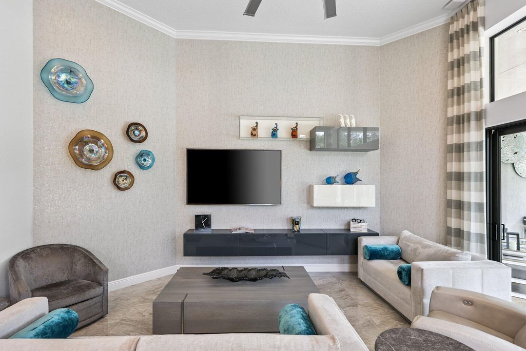 合同活跃: $3,695,000 (5 贝兹, 5 浴室, 4665 平方英尺)