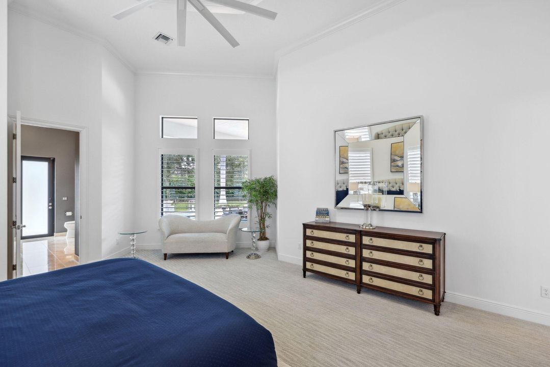 合同活跃: $3,695,000 (5 贝兹, 5 浴室, 4665 平方英尺)