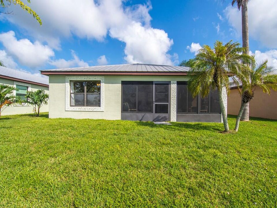 待售: $175,000 (2 贝兹, 2 浴室, 1435 平方英尺)