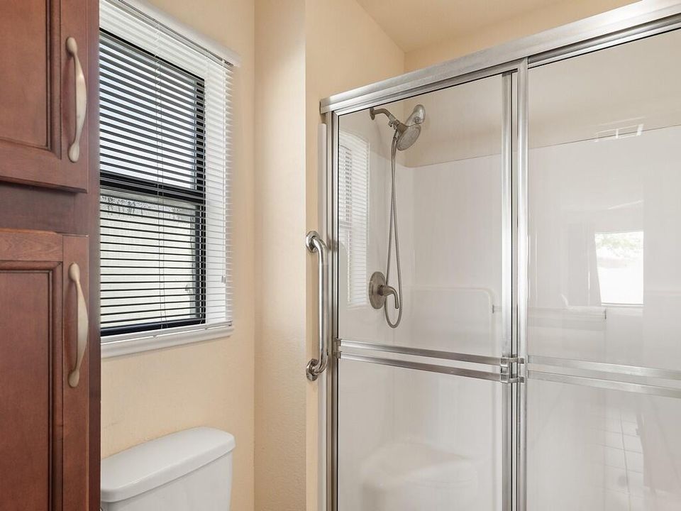 待售: $175,000 (2 贝兹, 2 浴室, 1435 平方英尺)