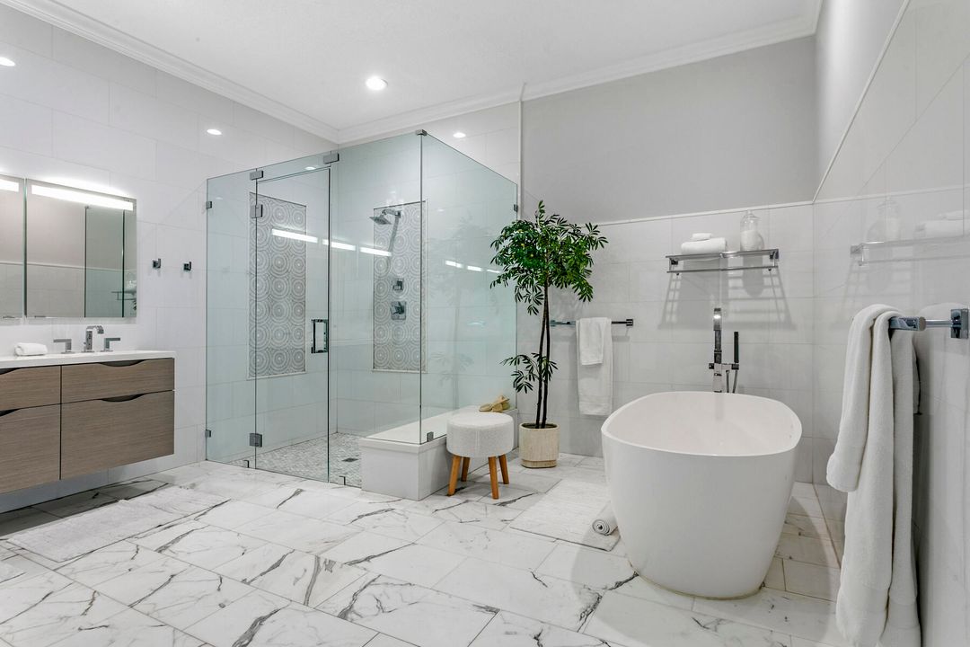 合同活跃: $4,399,000 (3 贝兹, 3 浴室, 3972 平方英尺)