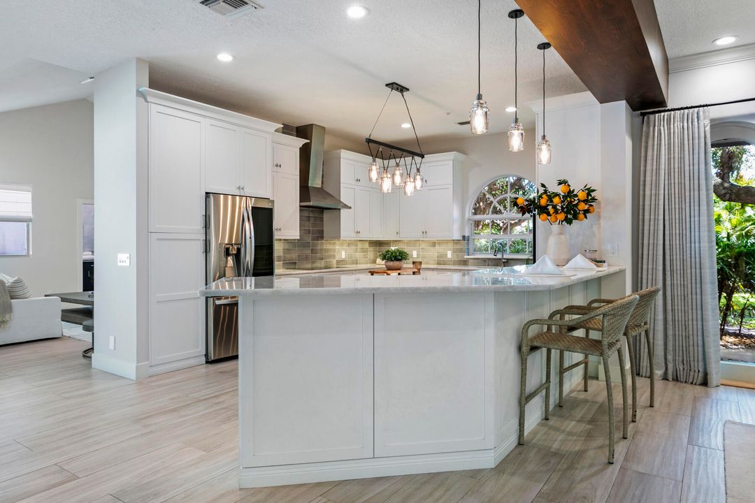 合同活跃: $4,399,000 (3 贝兹, 3 浴室, 3972 平方英尺)