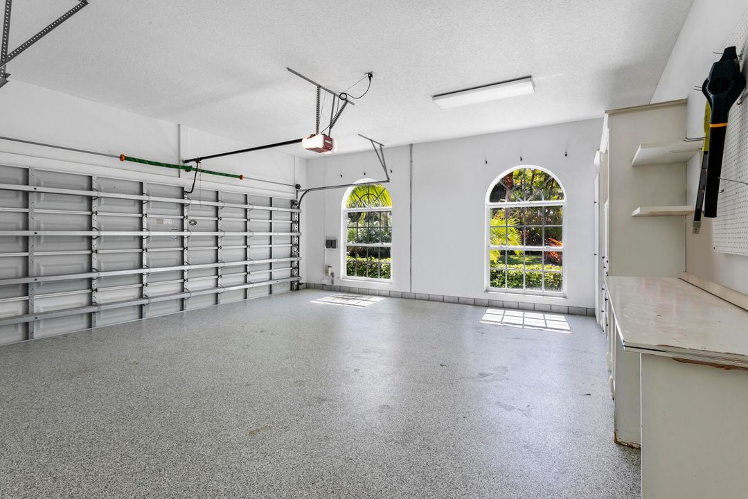 合同活跃: $4,399,000 (3 贝兹, 3 浴室, 3972 平方英尺)