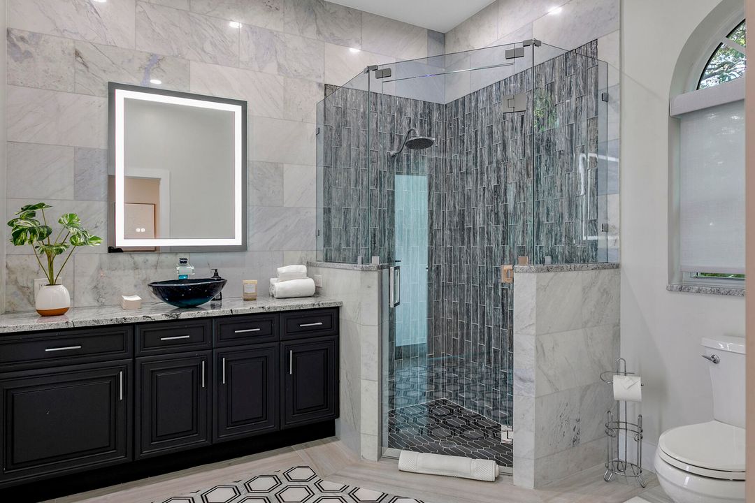 合同活跃: $4,399,000 (3 贝兹, 3 浴室, 3972 平方英尺)