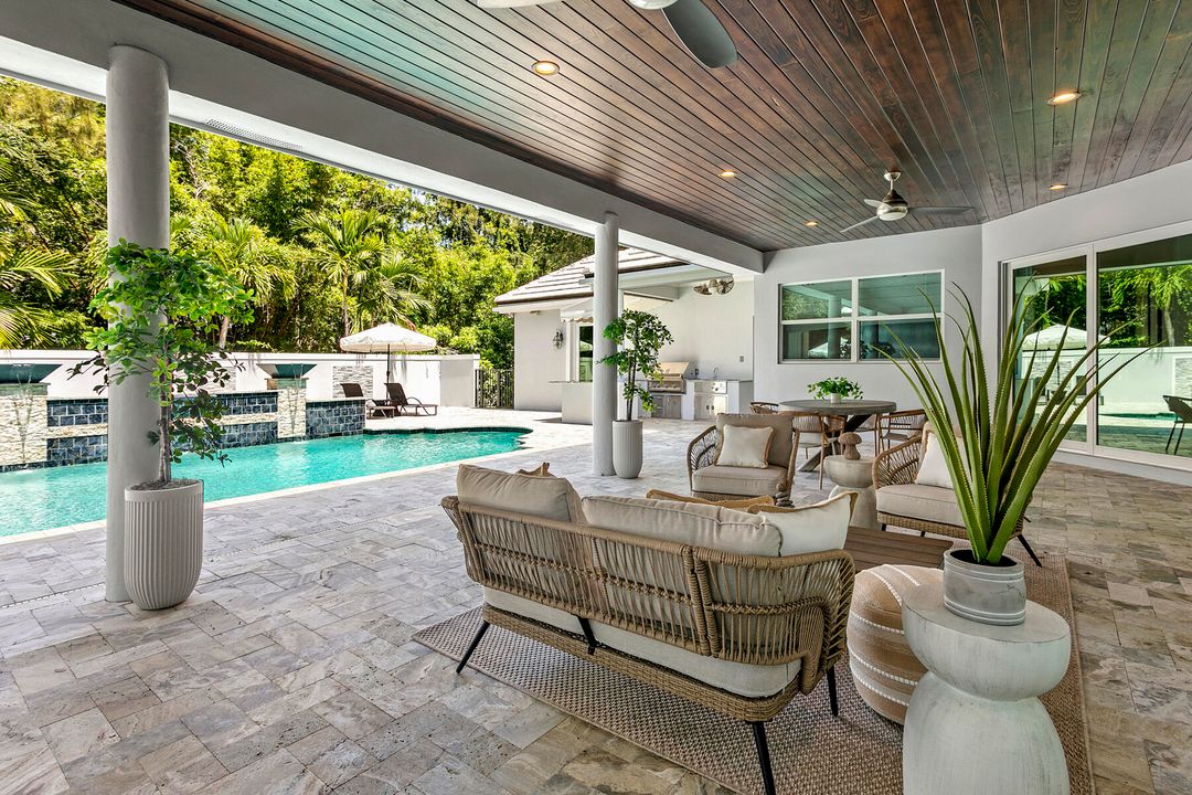 合同活跃: $4,399,000 (3 贝兹, 3 浴室, 3972 平方英尺)