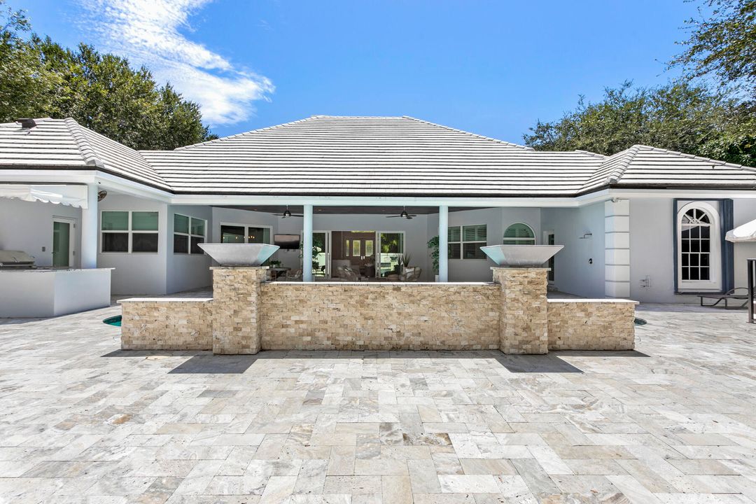 合同活跃: $4,399,000 (3 贝兹, 3 浴室, 3972 平方英尺)