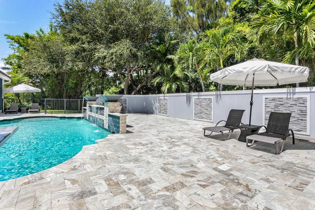 合同活跃: $4,399,000 (3 贝兹, 3 浴室, 3972 平方英尺)