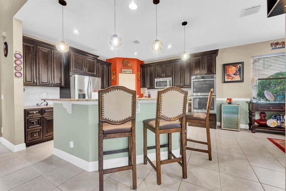 For Sale: $879,999 (5 beds, 3 baths, 3967 Square Feet)