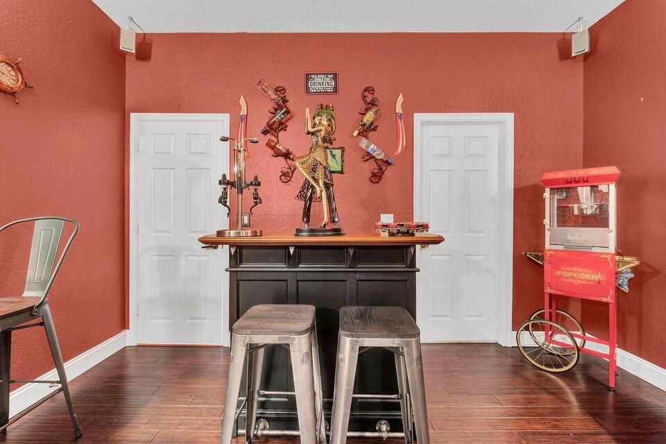 For Sale: $879,999 (5 beds, 3 baths, 3967 Square Feet)